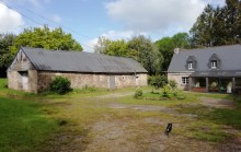   UNDER OFFER - Renovated 2 bedroom farmhouse with 3 outbuildings and 1 Dutchbarn. Land of 6 380 m²,